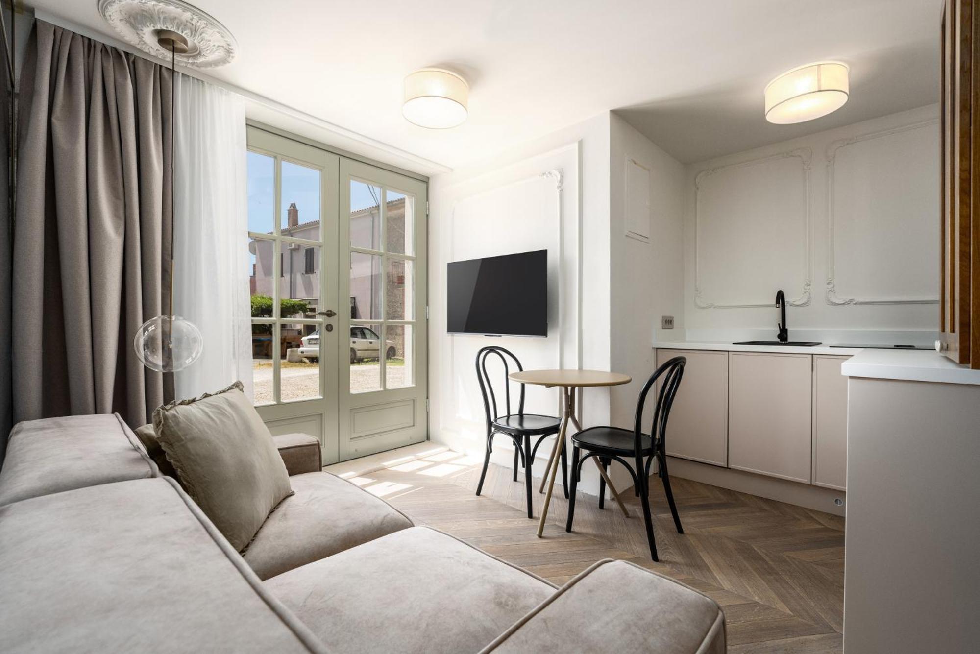 Silent Stone Apartment Vrsar Ngoại thất bức ảnh